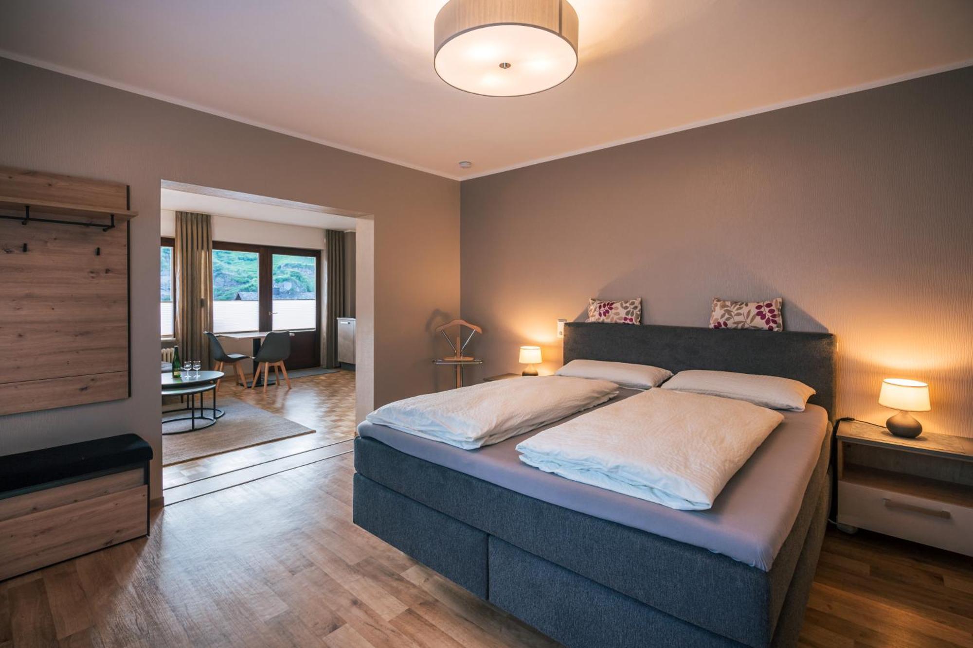 Burg  Ferienweingut Hirschen Schulstrasse B&B 외부 사진