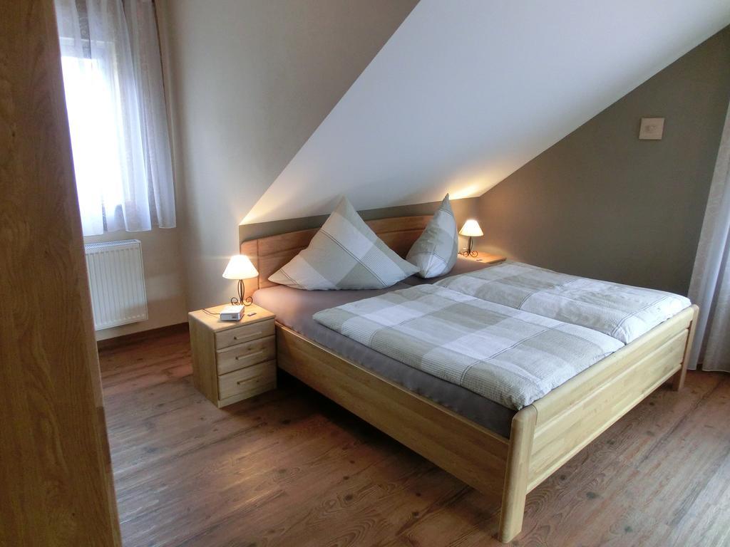 Burg  Ferienweingut Hirschen Schulstrasse B&B 객실 사진