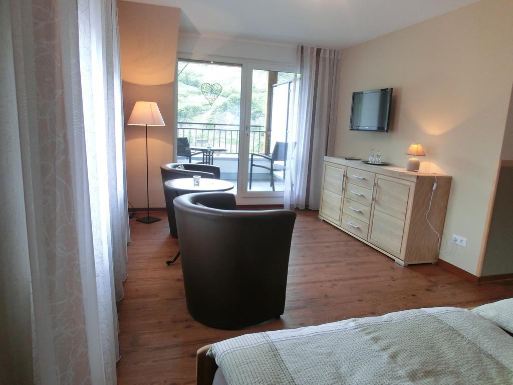 Burg  Ferienweingut Hirschen Schulstrasse B&B 객실 사진