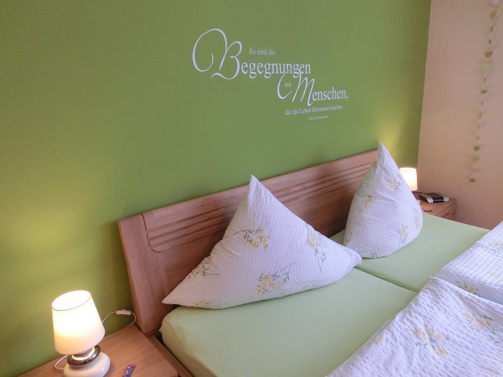 Burg  Ferienweingut Hirschen Schulstrasse B&B 객실 사진