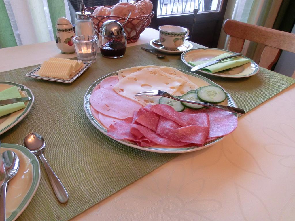 Burg  Ferienweingut Hirschen Schulstrasse B&B 객실 사진