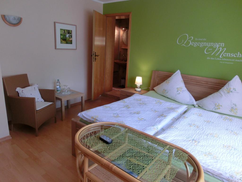 Burg  Ferienweingut Hirschen Schulstrasse B&B 객실 사진