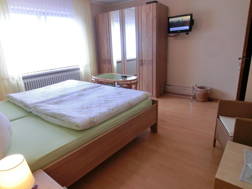 Burg  Ferienweingut Hirschen Schulstrasse B&B 객실 사진