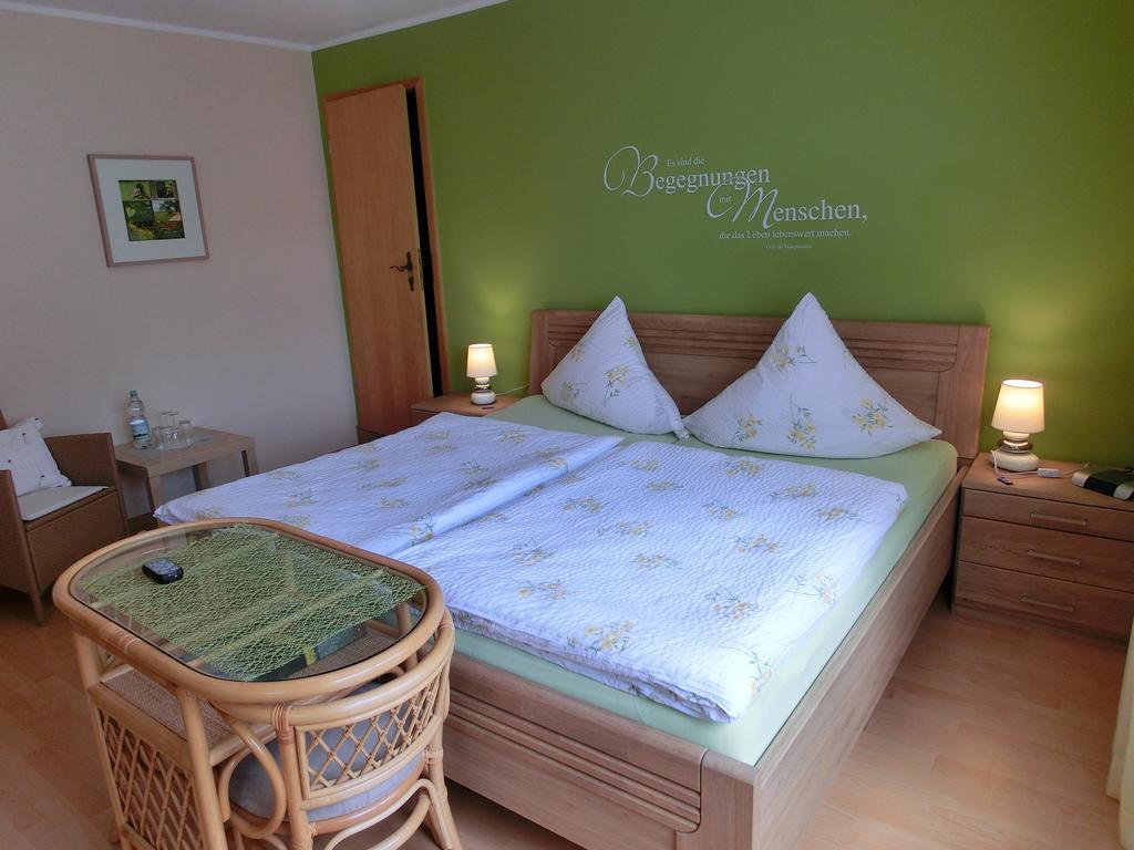 Burg  Ferienweingut Hirschen Schulstrasse B&B 객실 사진
