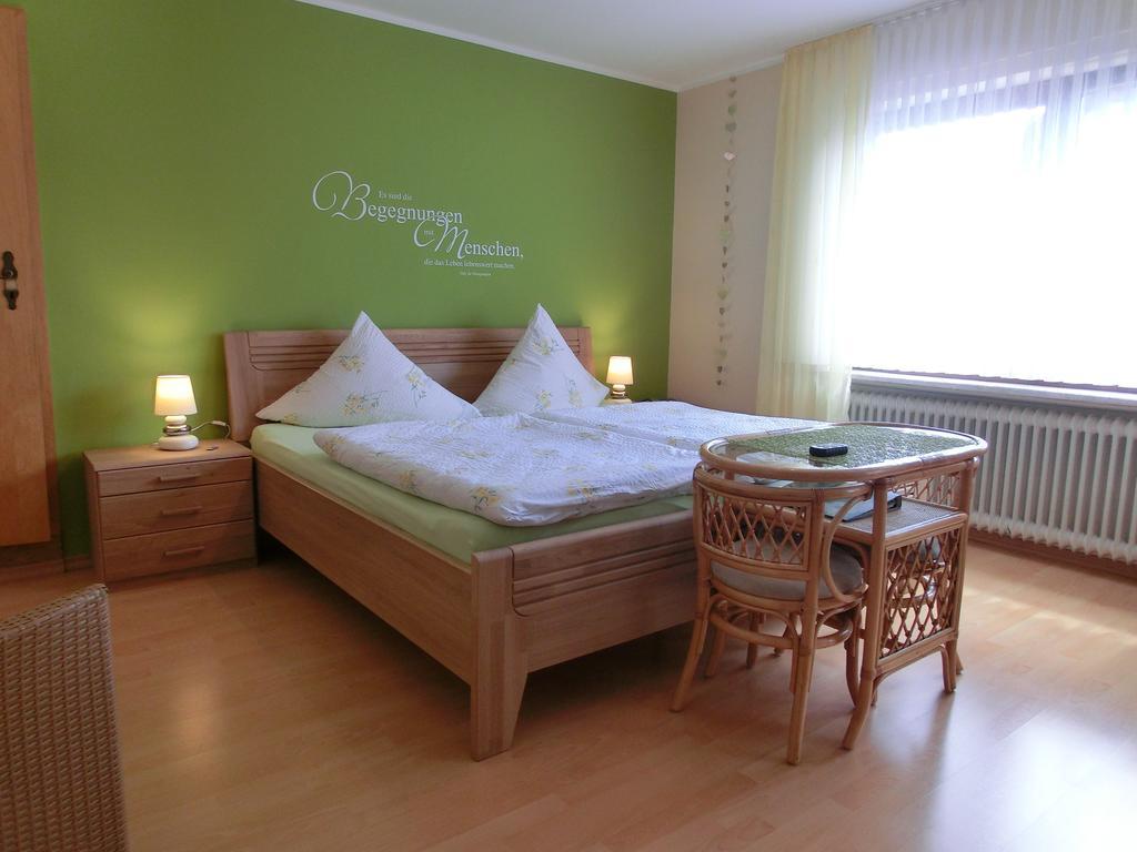 Burg  Ferienweingut Hirschen Schulstrasse B&B 객실 사진