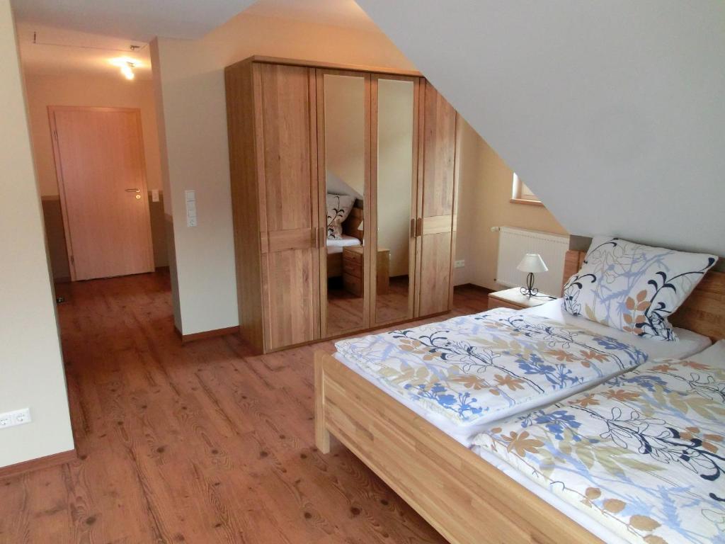 Burg  Ferienweingut Hirschen Schulstrasse B&B 객실 사진