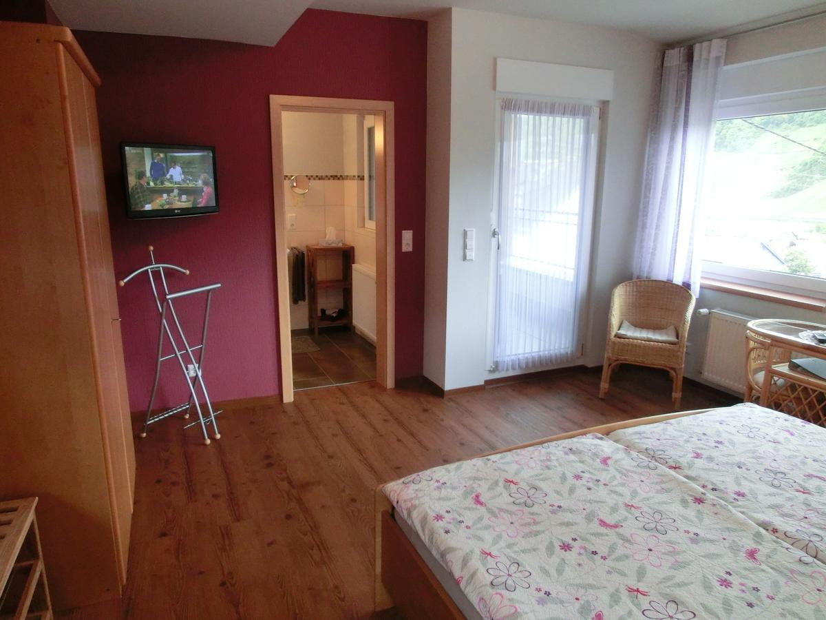 Burg  Ferienweingut Hirschen Schulstrasse B&B 외부 사진